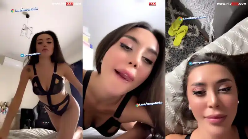 Ada kumsal tangoda seksi iç çamaşırıyla poz verip dil çıkarıyor - türbanlı kadınlar (HD)