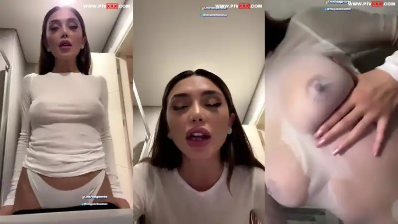 türbanlı sex: Lana gordita banyoda dildo sokup inliyor 