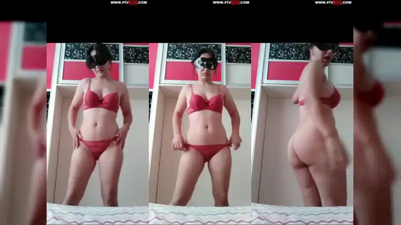 türbanlı seks: Türbanlı ece webcamde götünü açıp amını gösteriyor 