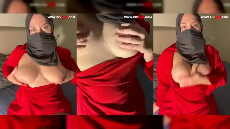 türk türbanlı pornoları: Dilan dere türbanlı onlyfans videosunda memelerini açıp okşuyor 
