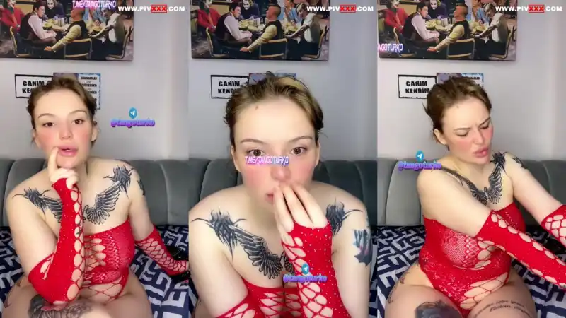 türk porno: Arzu yilmaz tangoda amını parmaklayıp inliyor 
