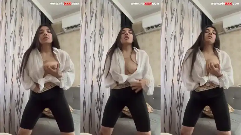 türbanlı türk pornoları: Eylenceli kiz canlıda memelerini açıp okşuyor 