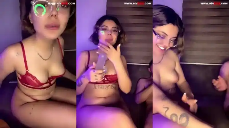 Tango doa kırmızı iç çamaşırıyla amını parmaklayıp sigara içiyor - Türkçe Altyazılı türbanlı