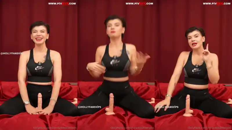 Inci mercan dildoyla amını ovuşturup zevke geliyor - Sansürsüz türbanlı türk porno