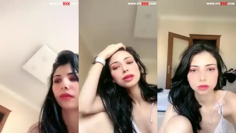 Nehir ishowda saçını okşayıp seksi bakışlar atıyor - türbanlı pornolar (Bedava)