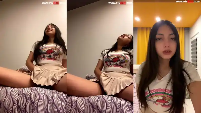türk porno: Meganperez tangoda eteğini kaldırıp amını parmaklıyor 