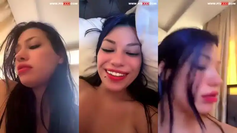 türbanlı nude: Tango serenay okay yatakta amını parmaklayıp inliyor 
