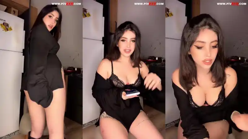 Aşkolandın sıla tangoda seksi poz verip telefonla oynuyor - Full İzle türbanlı pornolar