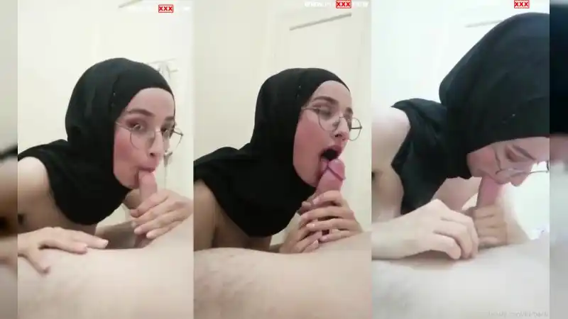 Türbanlı sevim canlıda dildoyu emip yalıyor - türbanlı sex (Türkçe Altyazılı)