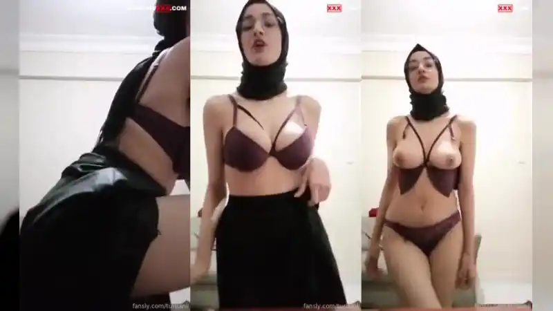 türk türbanlı porno: Türbanlı sevim tangoda memelerini açıp frikik veriyor 